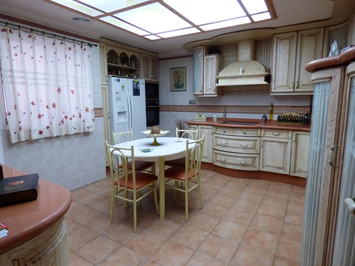 Cocina de Casa o chalet en venta en Crevillent con Aire acondicionado, Terraza y Trastero
