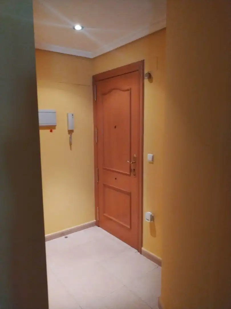 Wohnung zur Miete in Zaragoza mit Heizung, Möbliert und Ofen
