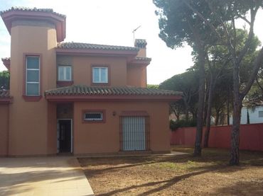 Chalet con piscina en venta en La Barrosa