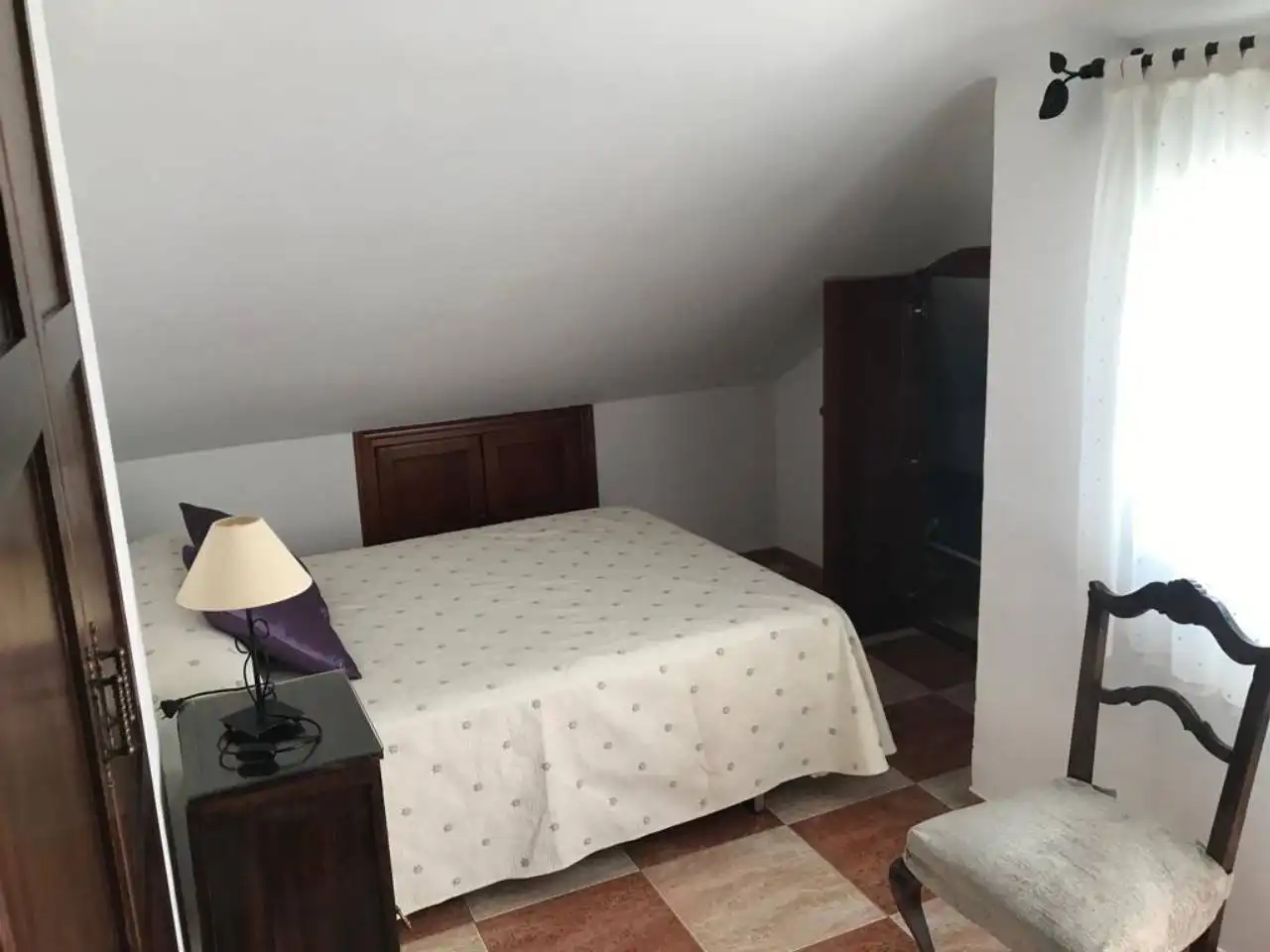 Habitación de Ático de alquiler en Baza con Aire acondicionado, Terraza y Amueblado