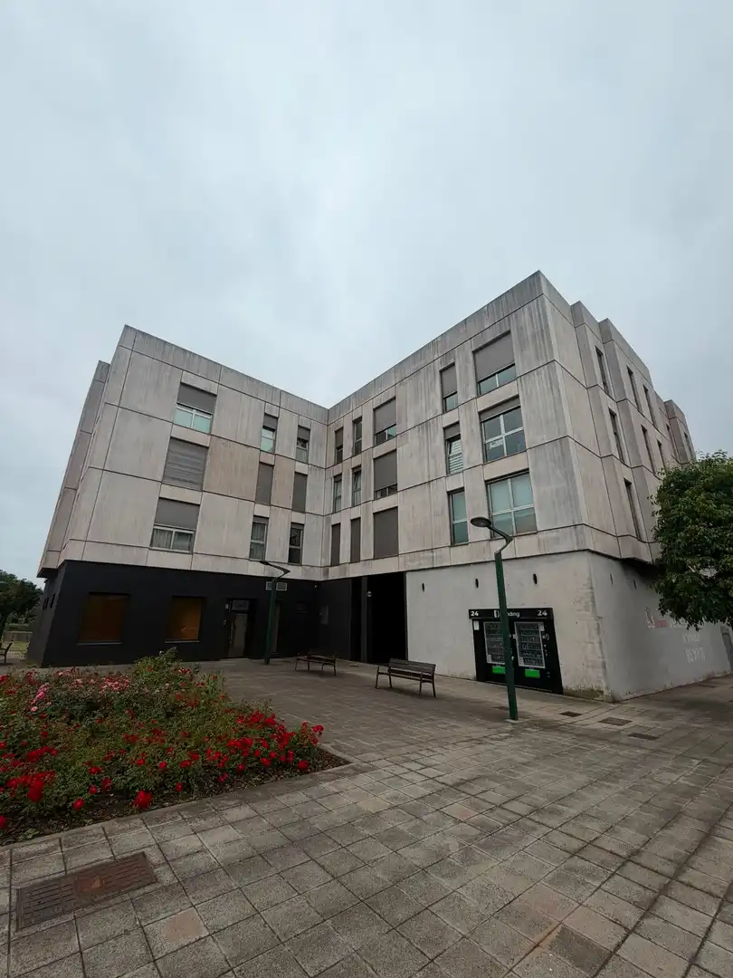 Vista exterior de Pis en venda en Gijón  amb Calefacció, Traster i Moblat