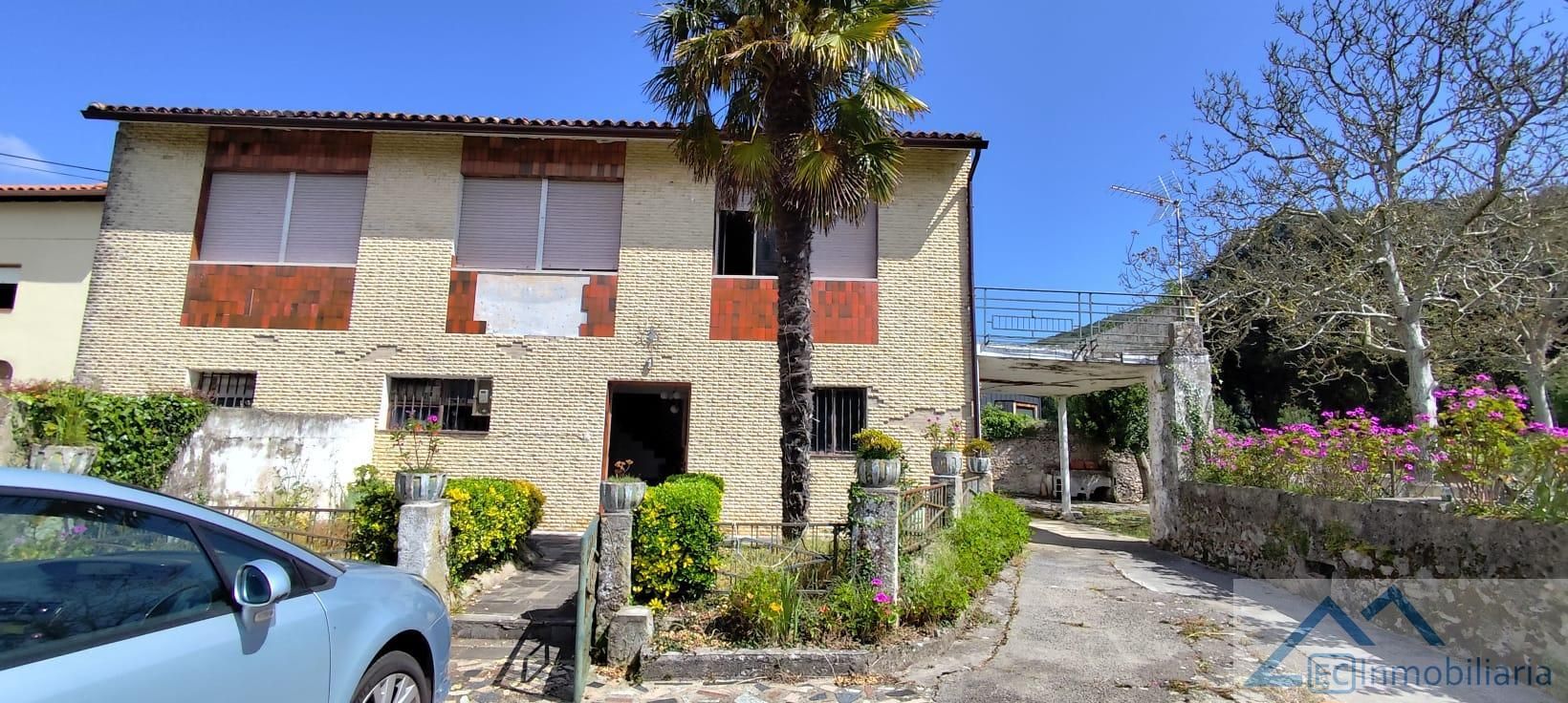 Vista exterior de Casa o xalet en venda en Escalante amb Terrassa i Traster