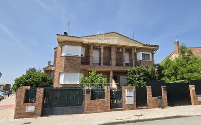 Exterior view of House or chalet for sale in Torrejón de la Calzada  with Air Conditioner, Heating and Private garden