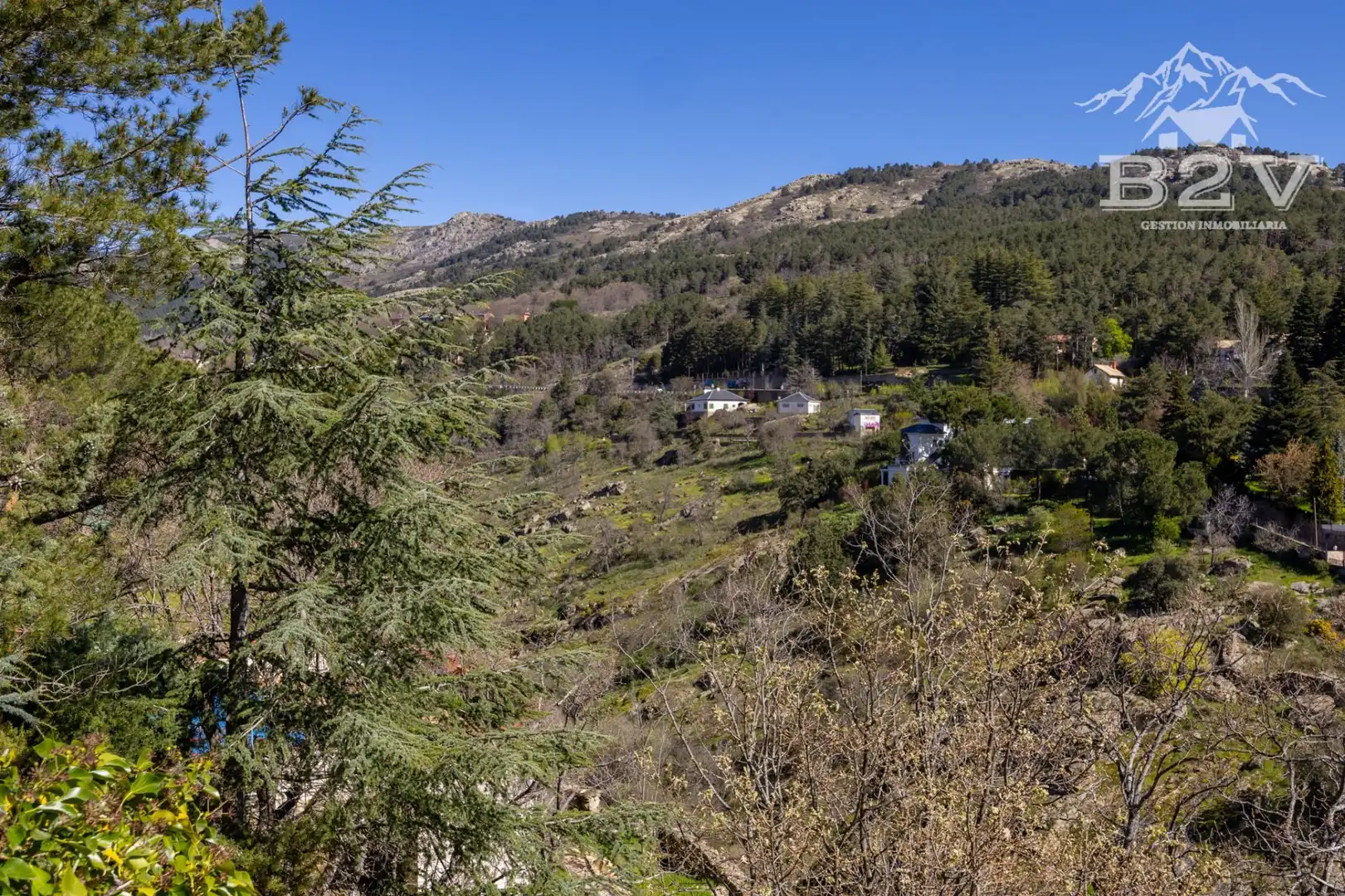 Casa o xalet en venda en Miraflores de la Sierra amb Calefacció, Jardí privat i Traster
