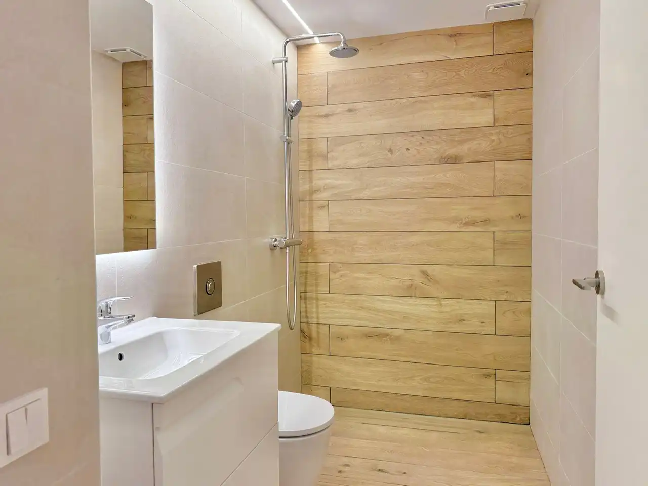 Baño de Piso de alquiler en Sabadell con Aire acondicionado, Calefacción y Jardín privado