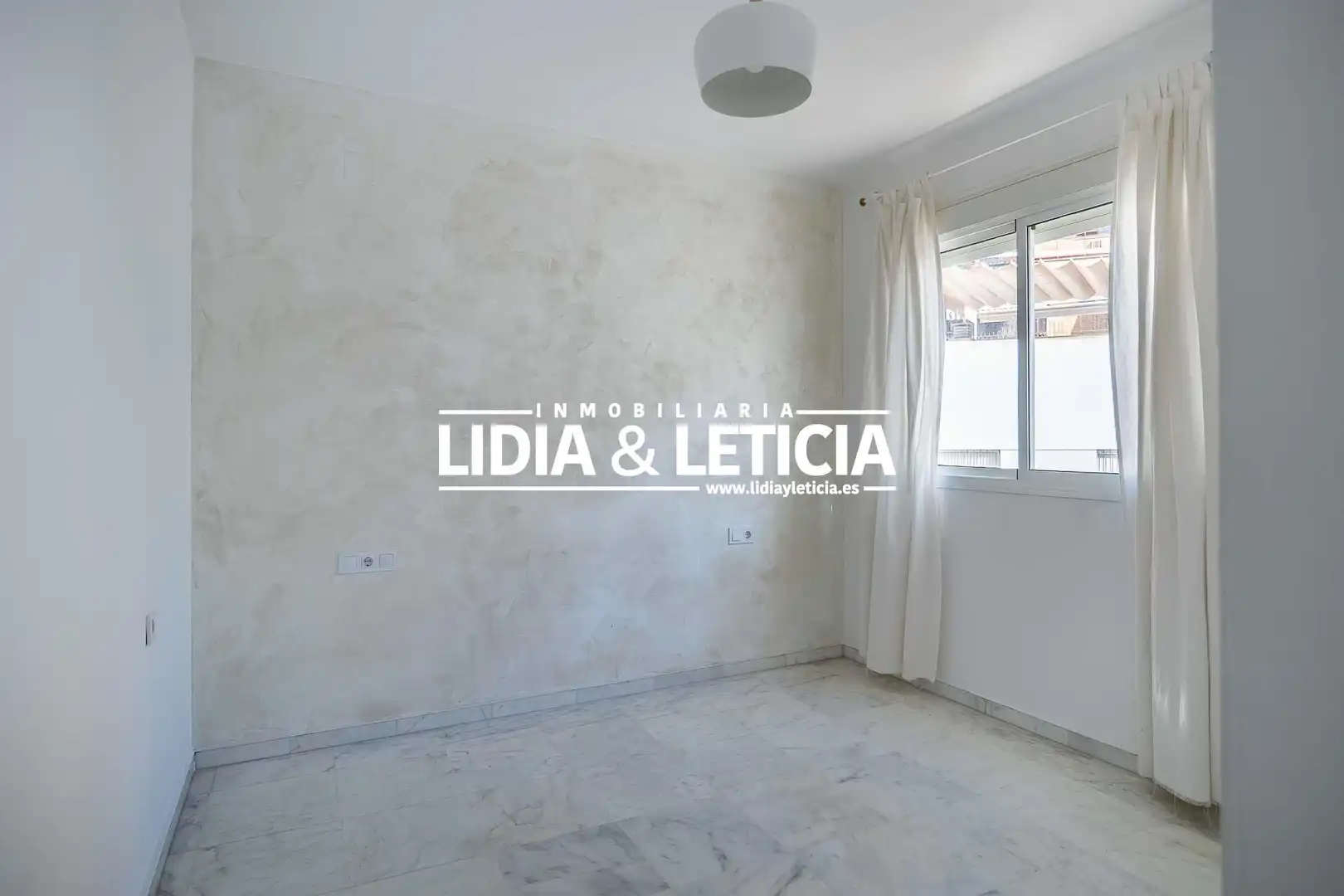 Habitación de Piso en venta en Alcalá de Guadaira con Aire acondicionado