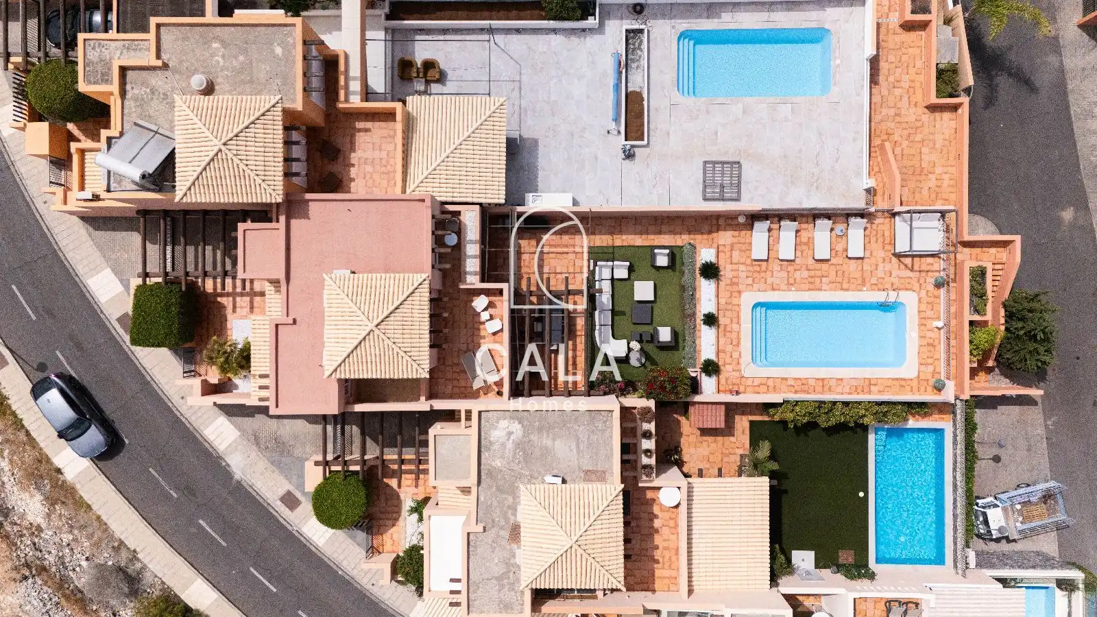 Vista exterior de Casa o xalet en venda en Adeje amb Aire condicionat, Calefacció i Piscina