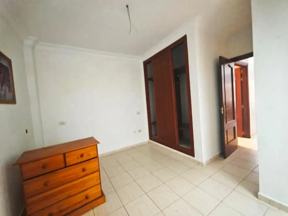Dormitori de Apartament en venda en Arona amb Balcó