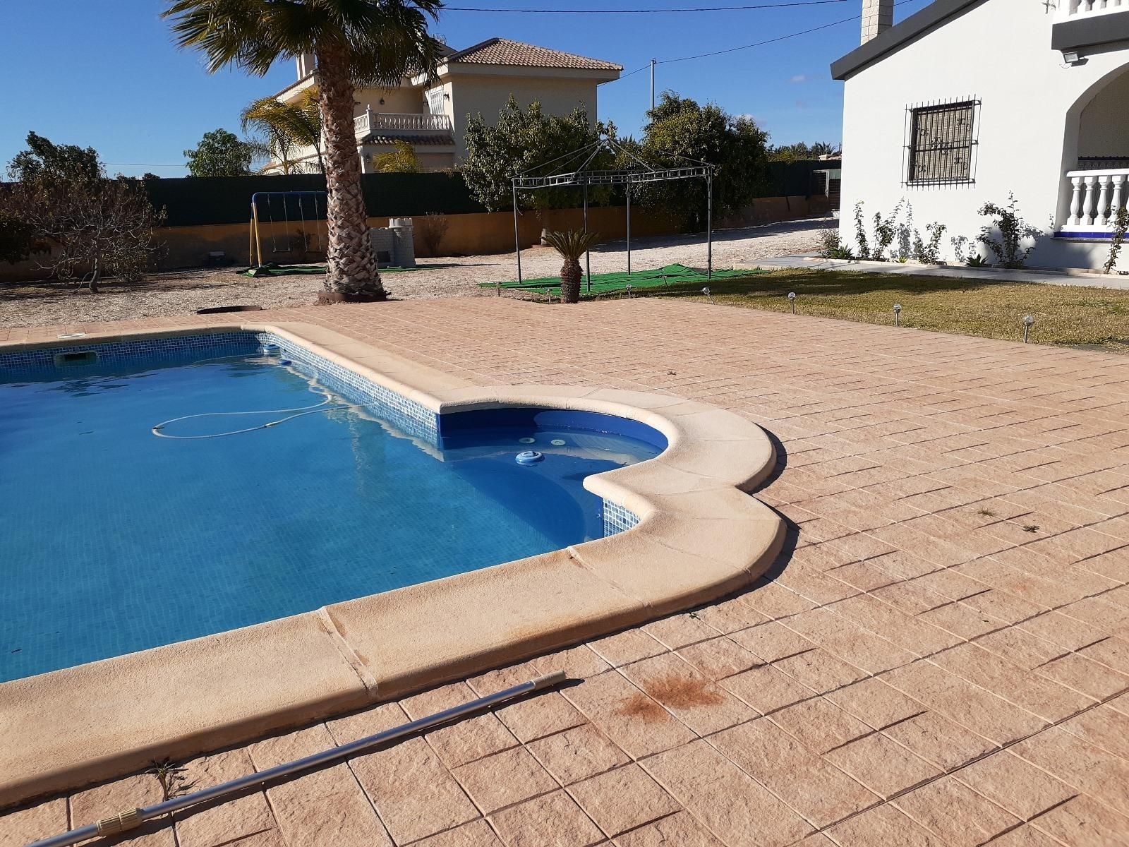 Swimming pool of House or chalet for sale in Elche / Elx  with Air Conditioner, Private garden and Swimming Pool