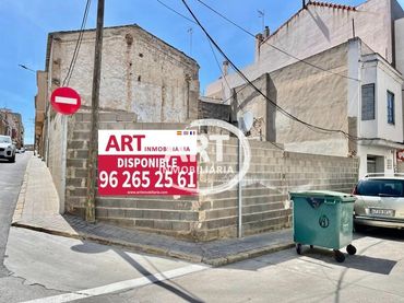 Lands and plots for sale in Turia