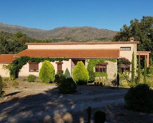 Vista exterior de Casa o xalet en venda en Valverde del Fresno amb Calefacció