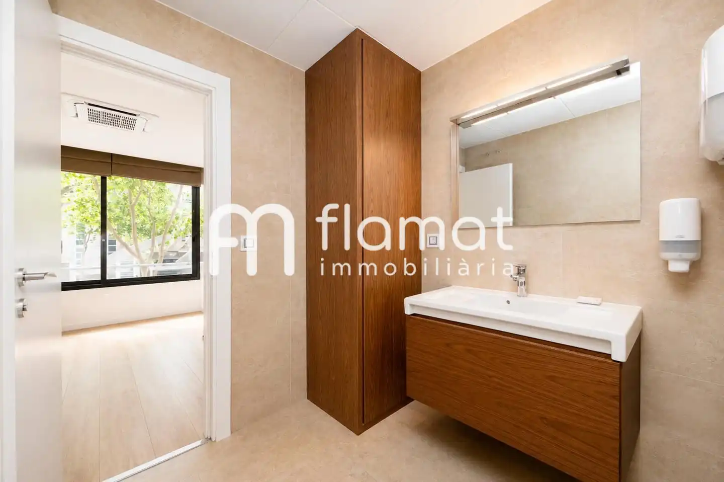 Badezimmer von Wohnung zum Verkauf in Barcelona mit Klimaanlage