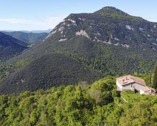 Vista exterior de Finca rústica en venda en Montagut i Oix amb Terrassa i Balcó