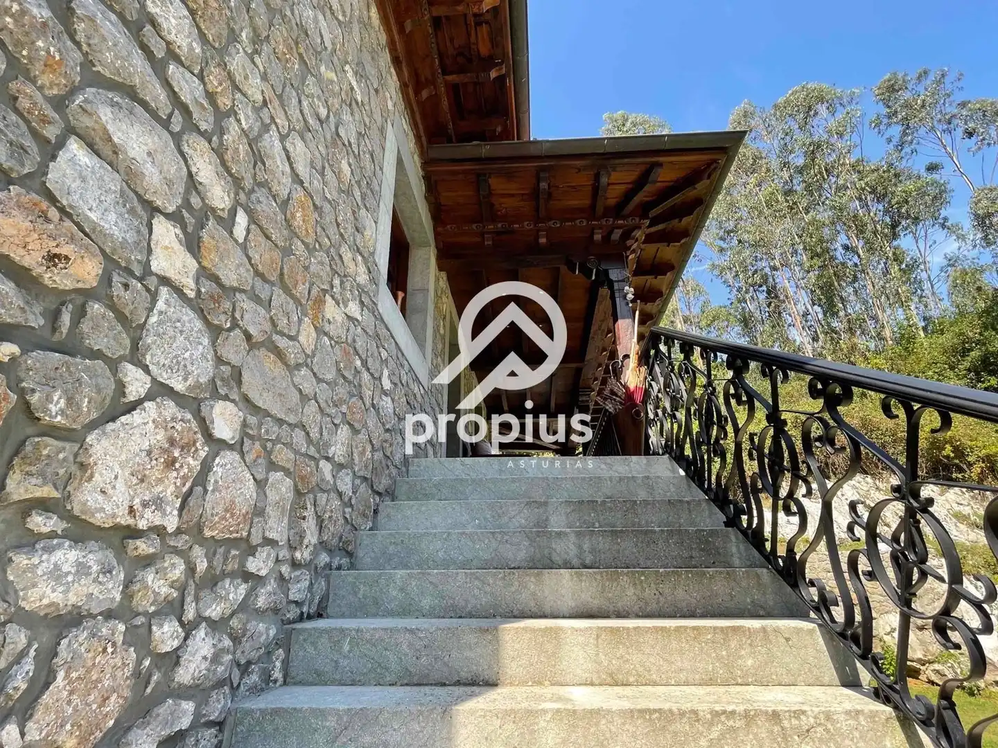 Chalet con terraza en venta en Nueva, imagen 10