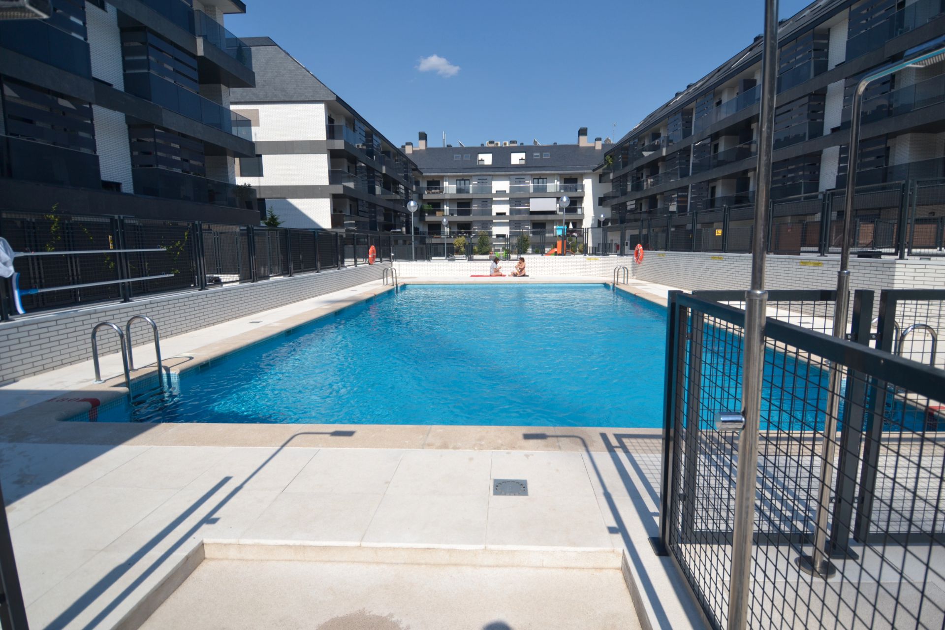 Swimming pool of Flat to rent in Pozuelo de Alarcón  with Air Conditioner, Heating and Terrace