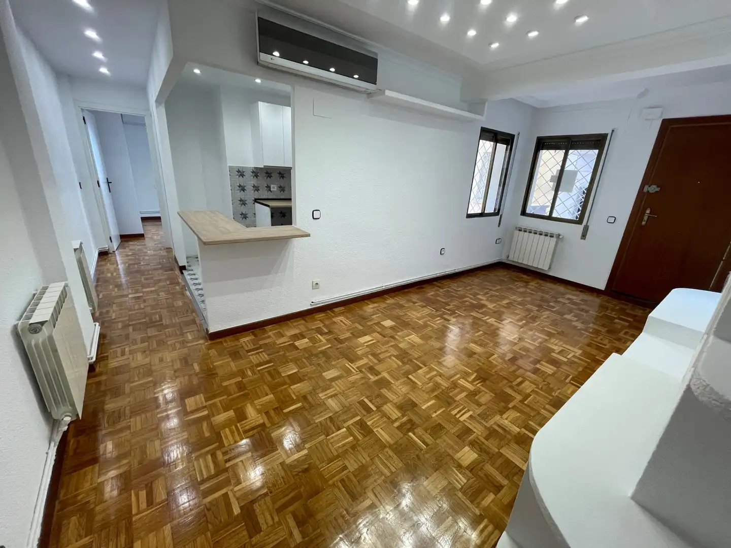 Kitchen of Flat for rent in Madrid  with Air Conditioner, Heating and Parquet flooring