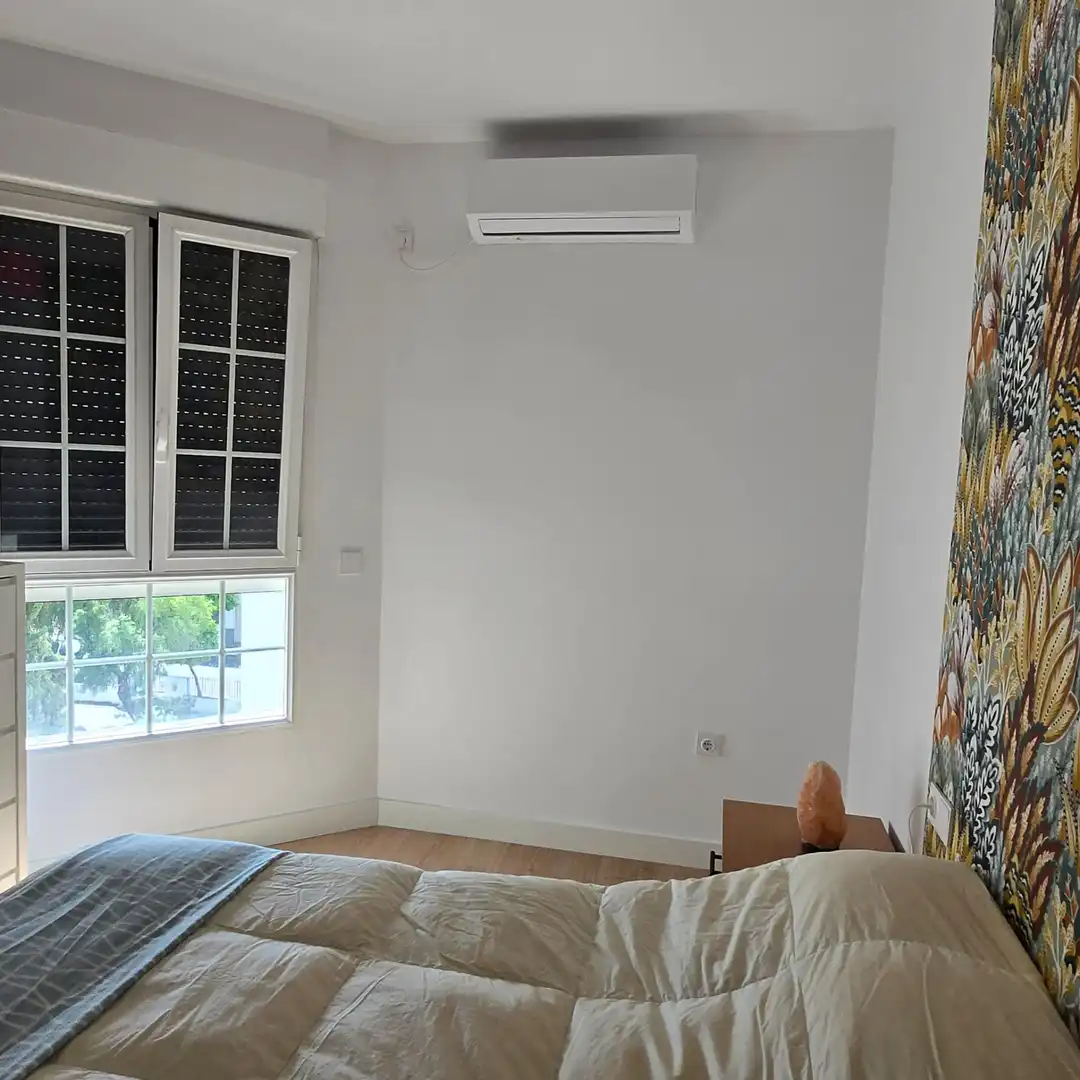 Schlafzimmer von Wohnung zur Miete in Córdoba mit Klimaanlage, Terrasse und Möbliert
