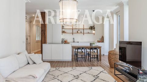Foto 3 de Piso en venta en Larramendi Kalea, Área Romántica, Donostia - San Sebastián