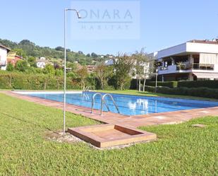 Piscina de Planta baixa en venda en Hondarribia amb Jardí privat i Piscina comunitària