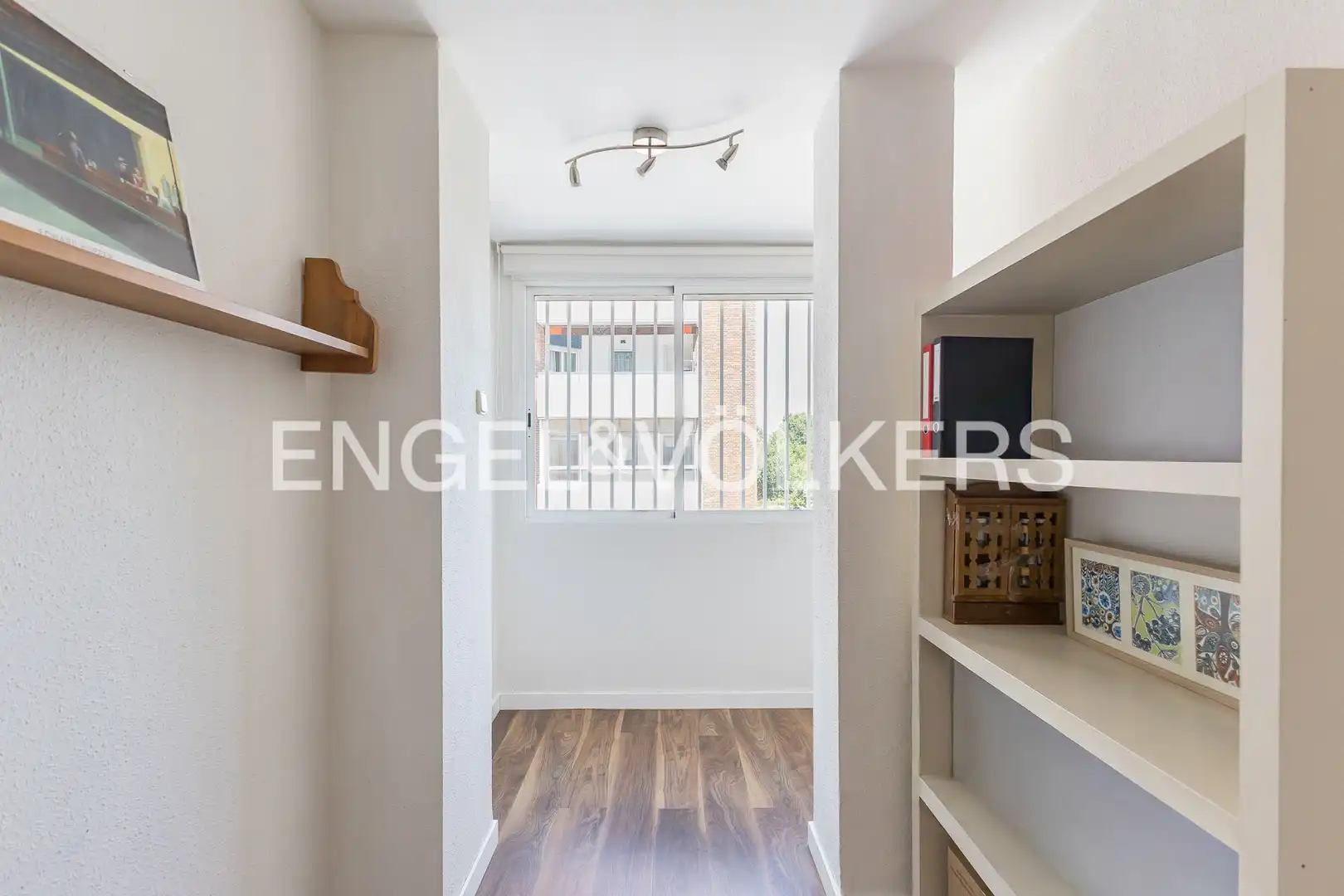 Flat for sale in Madrid  with Air Conditioner and Heating