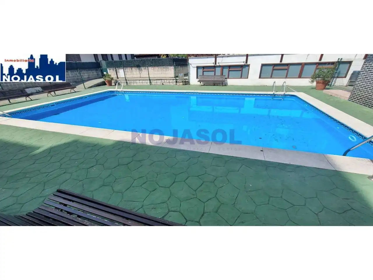Piscina de Apartamento de alquiler en Noja con Calefacción, Terraza y Amueblado