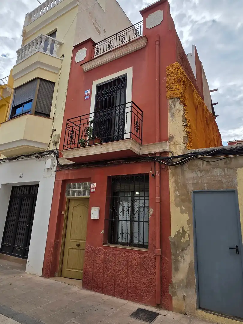 Casa amb terrassa en venda a Carrer de Terol