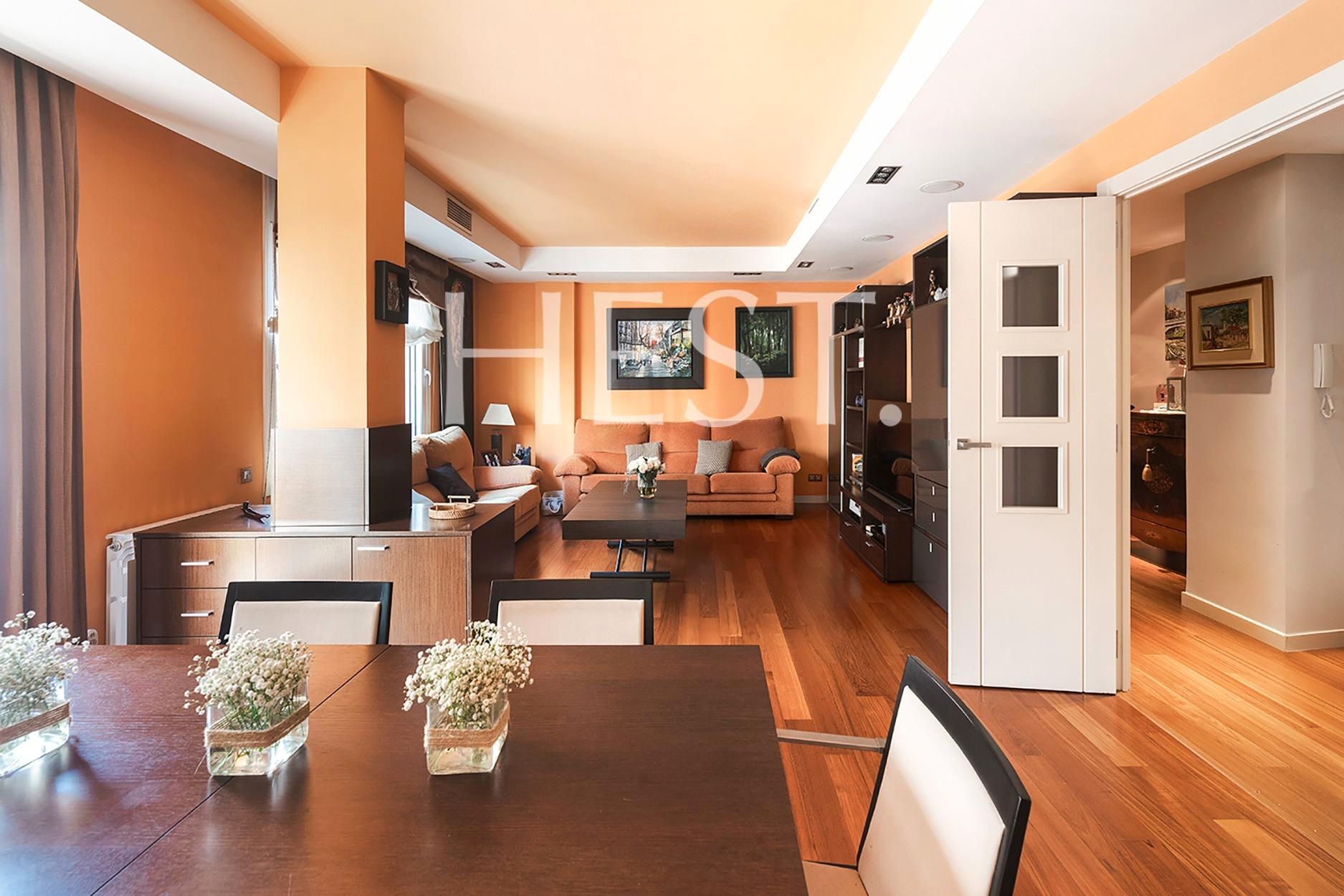 Sala de estar de Piso en venta en  Barcelona Capital con Aire acondicionado, Calefacción y Parquet