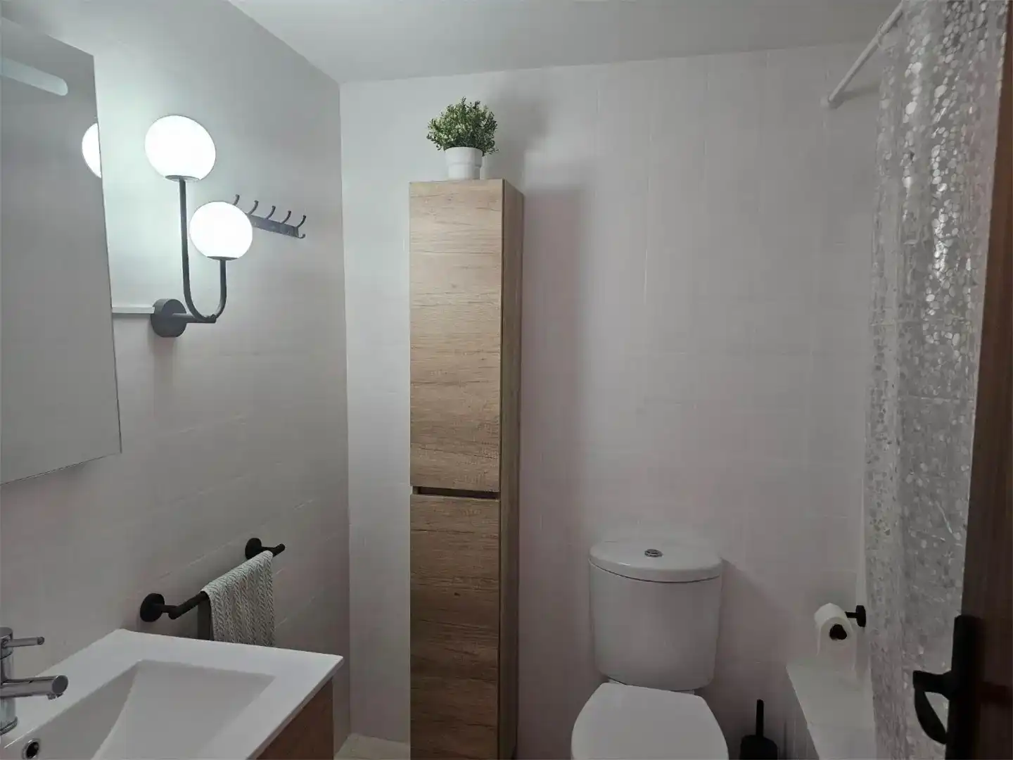 Bathroom of Flat for share in Gallur  with Storage room and Furnished