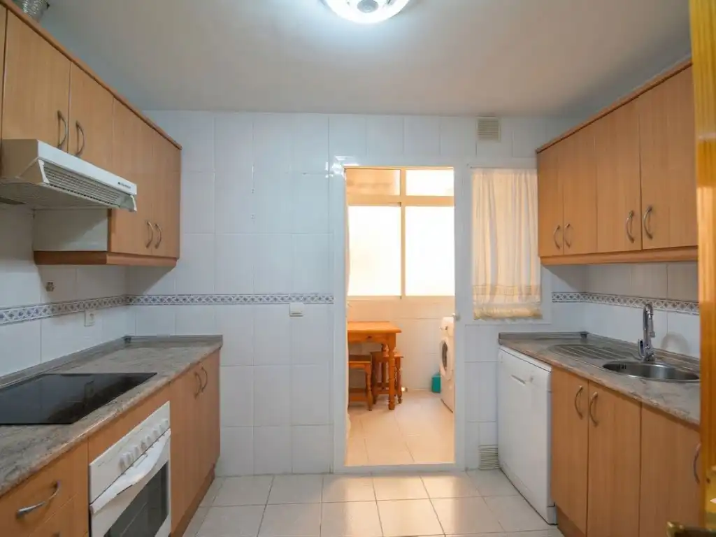 Kitchen of Flat for sale in Fuengirola  with Air Conditioner, Private garden and Terrace