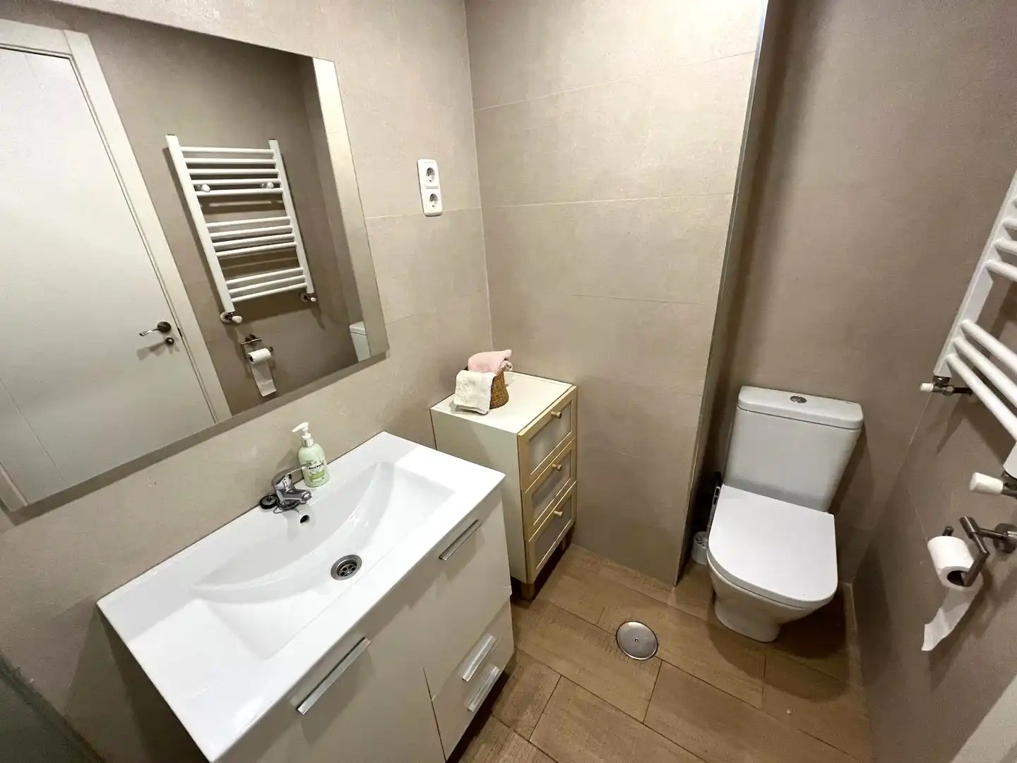 Baño de Piso en venta en Pinto con Aire acondicionado, Calefacción y Parquet
