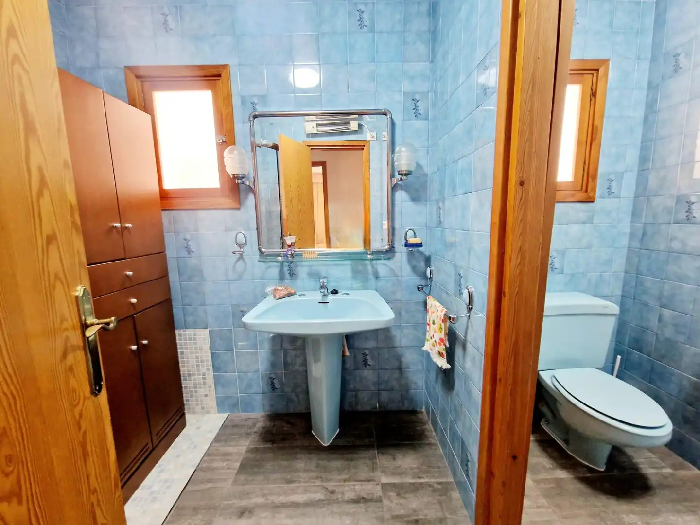 Baño de Piso en venta en Águilas con Jardín privado, Terraza y Amueblado