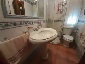 Bathroom of Flat for sale in Almodóvar del Campo  with Air Conditioner, Heating and Parquet flooring
