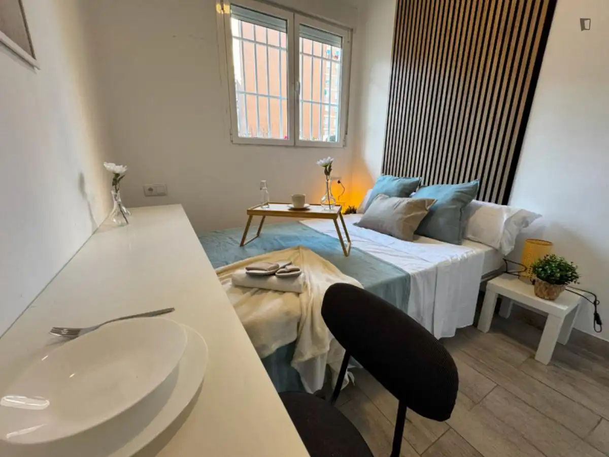 Dormitori de Apartament per a compartir en Getafe amb Aire condicionat, Calefacció i Moblat