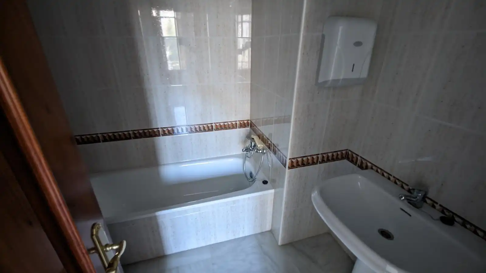Badezimmer von Gebäude zur Miete in Granada