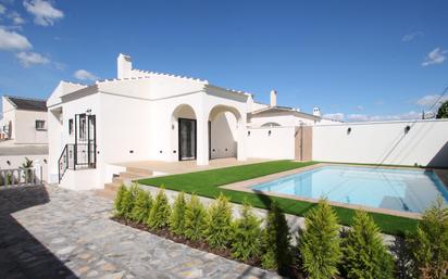 Piscina de Casa o xalet en venda en Torrevieja amb Aire condicionat, Calefacció i Jardí privat