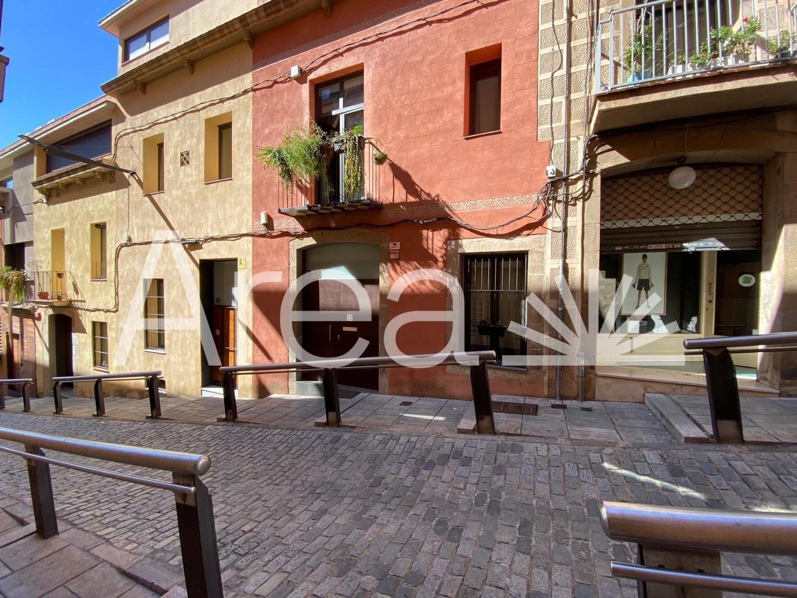 Vista exterior de Casa adosada en venda en Mataró amb Terrassa