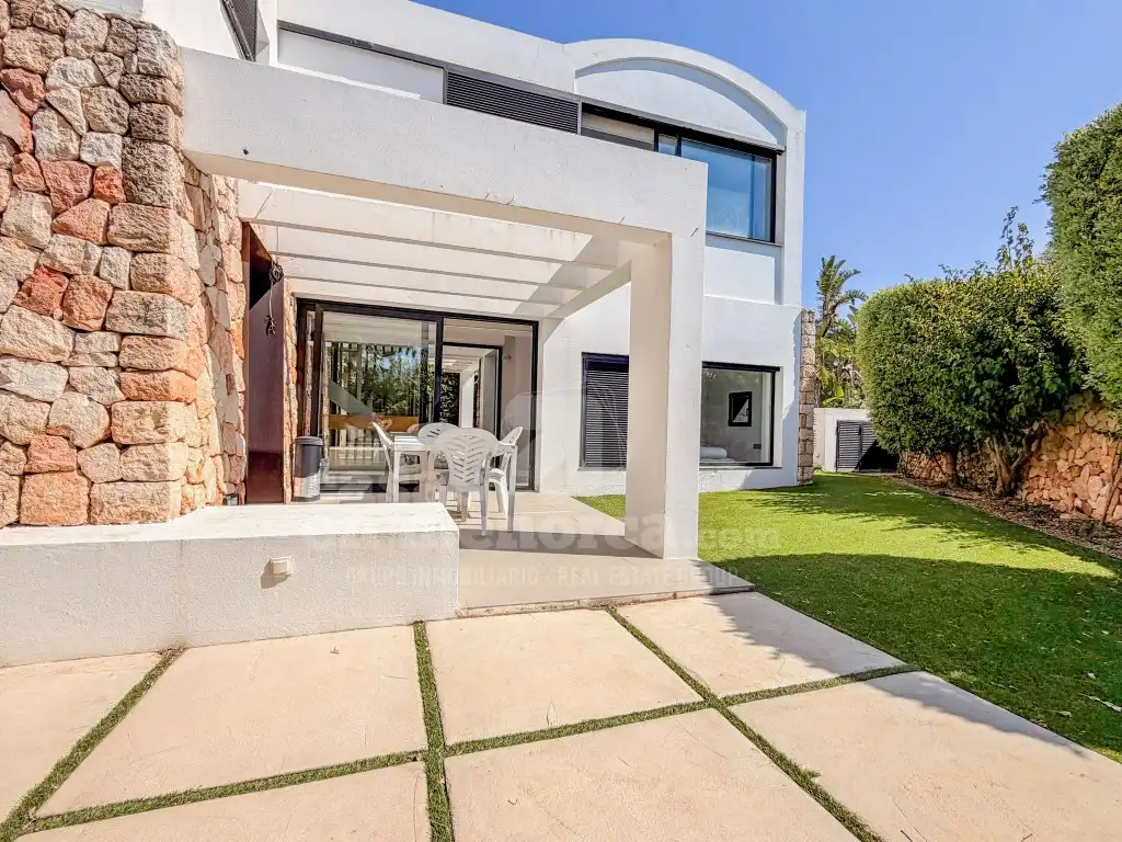 Vista exterior de Casa o xalet en venda en Ciutadella de Menorca amb Aire condicionat, Terrassa i Piscina