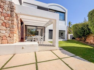 Casa con piscina in vendita a Cala Blanca