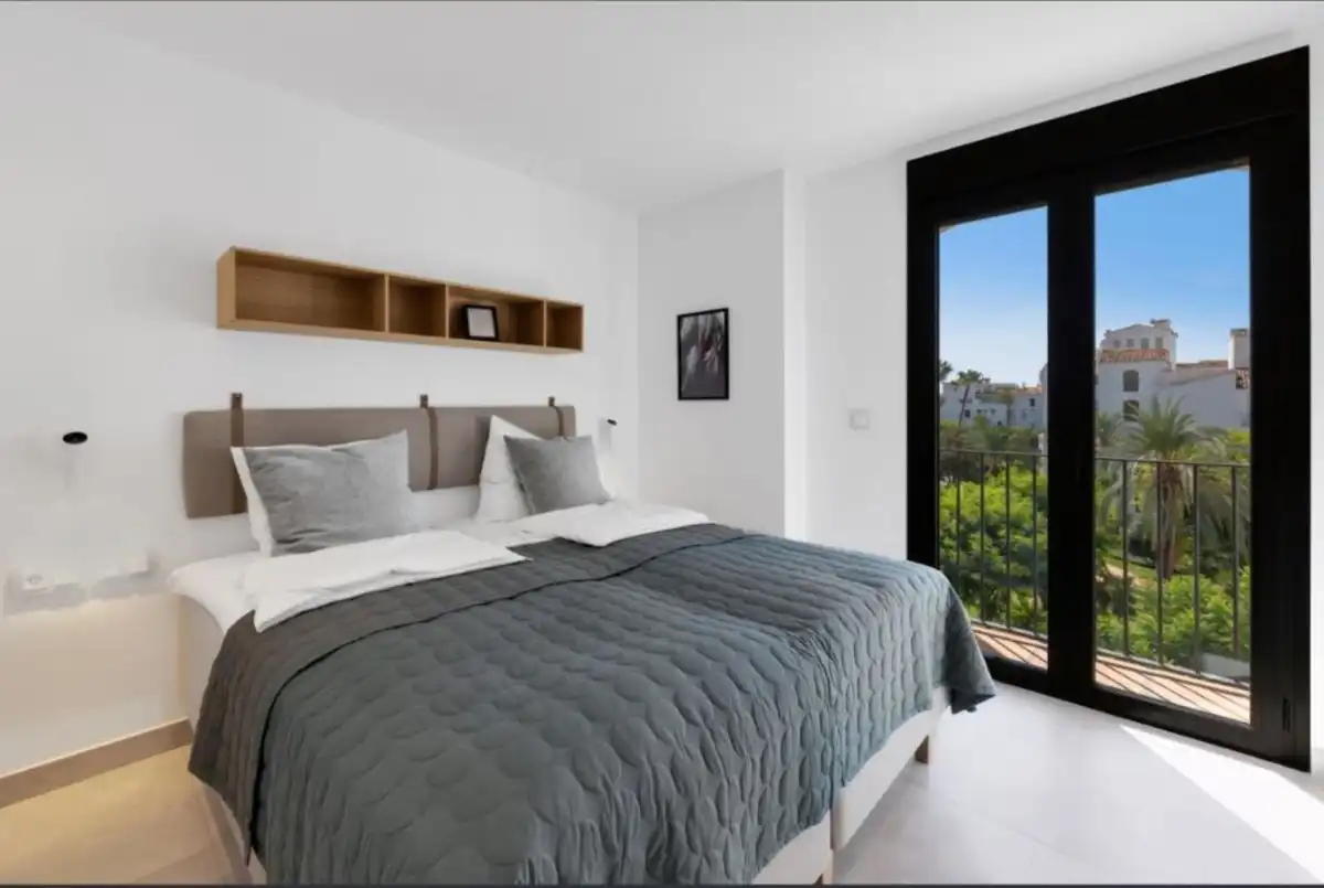 Apartament amb piscina en venda a Nueva Andalucía, imagen 3