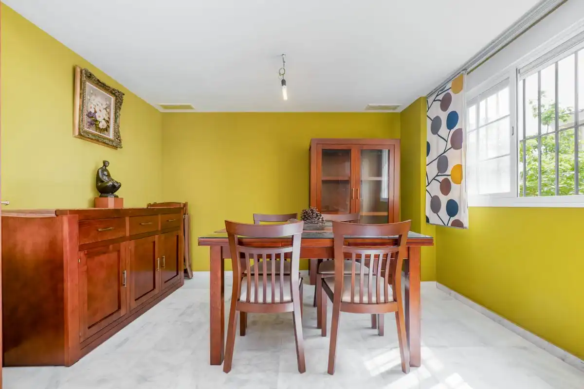 Comedor de Casa adosada en venta en Espartinas con Calefacción y Amueblado