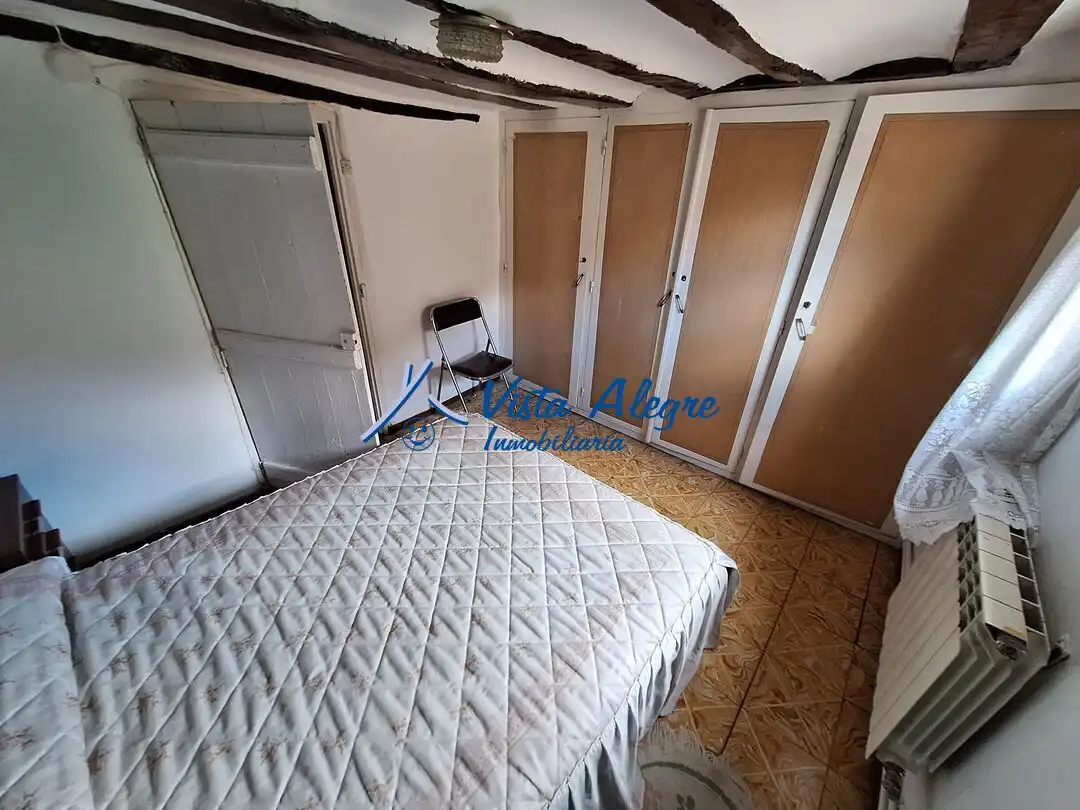 Habitación de Casa o chalet en venta en Ollauri con Calefacción, Trastero y Amueblado