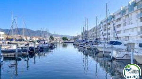 e vende ático de una habitación con bodega y plaza de aparcamiento privada en Roses., Bild 5