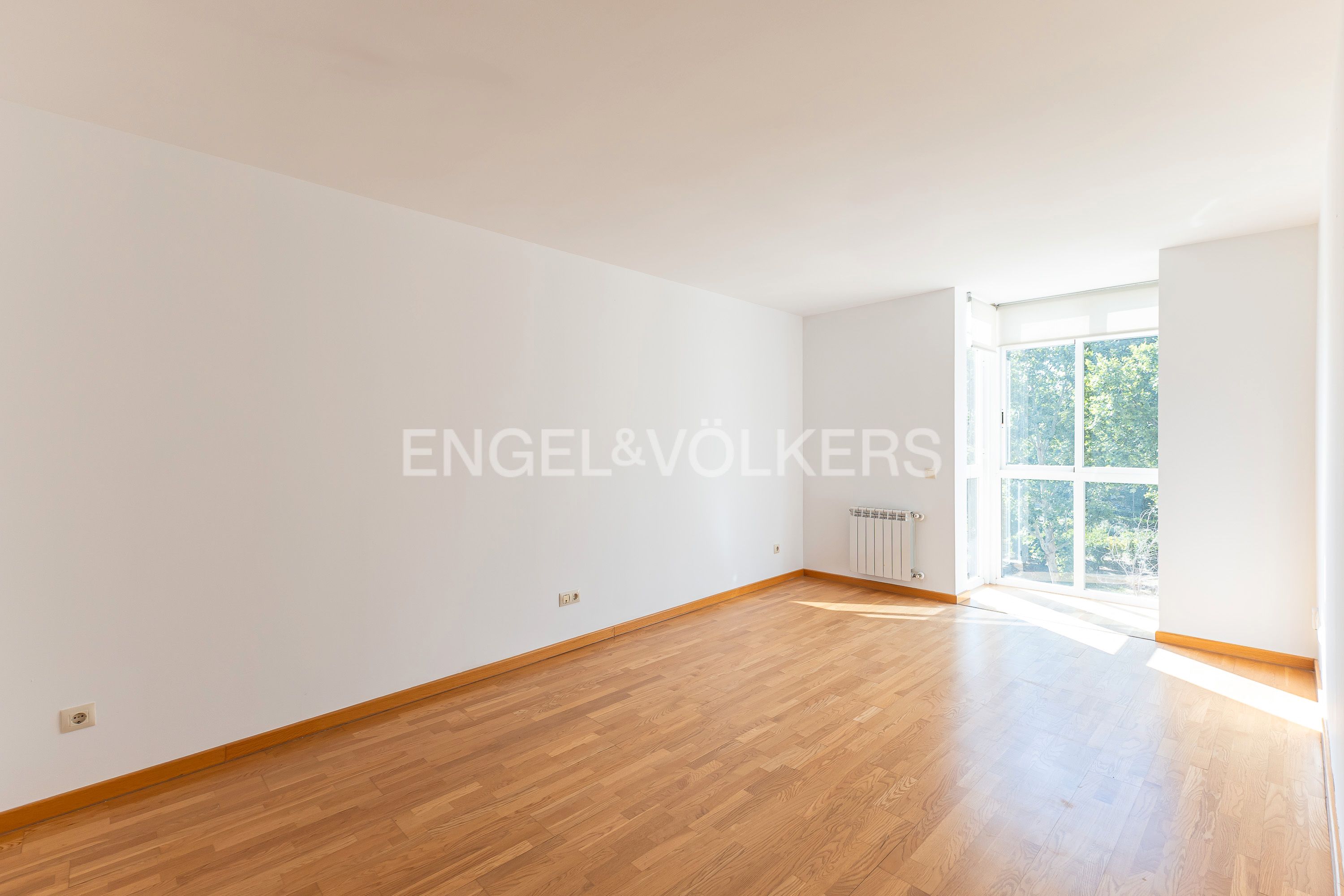 Sala d'estar de Apartament en venda en  Madrid Capital amb Calefacció, Parquet i Traster