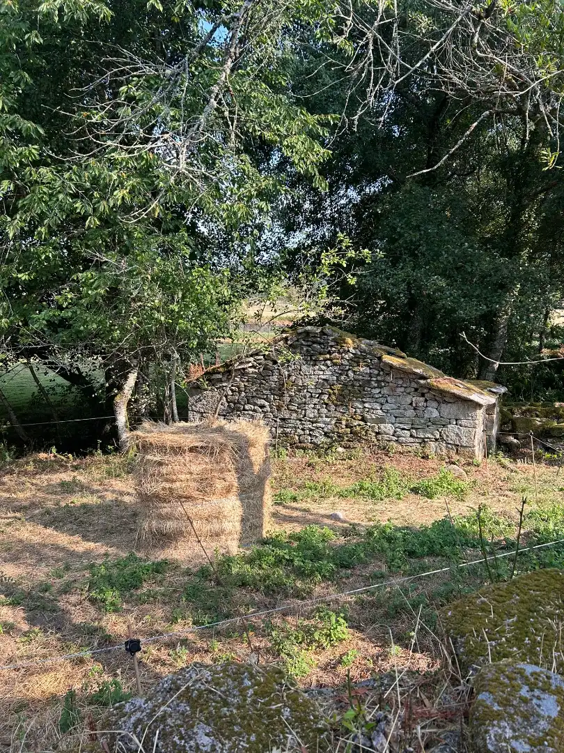 Außenansicht von Country house zum Verkauf in O Irixo mit Privatgarten und Abstellraum