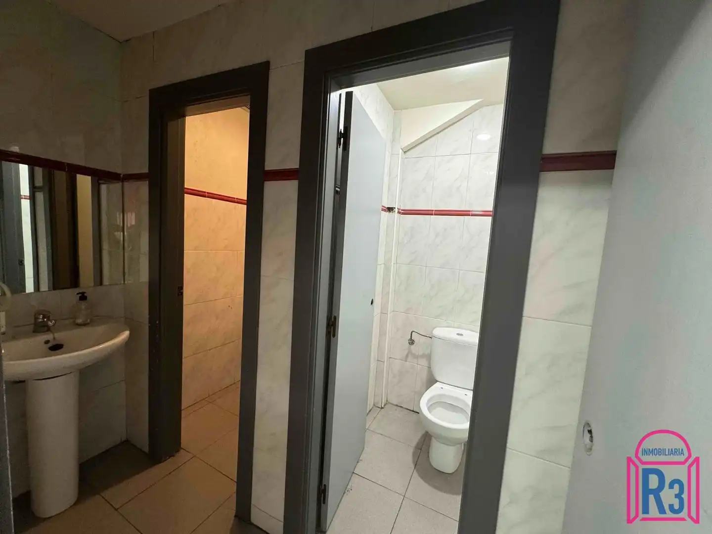 Local comercial en venda a Alfonso V, imagen 14