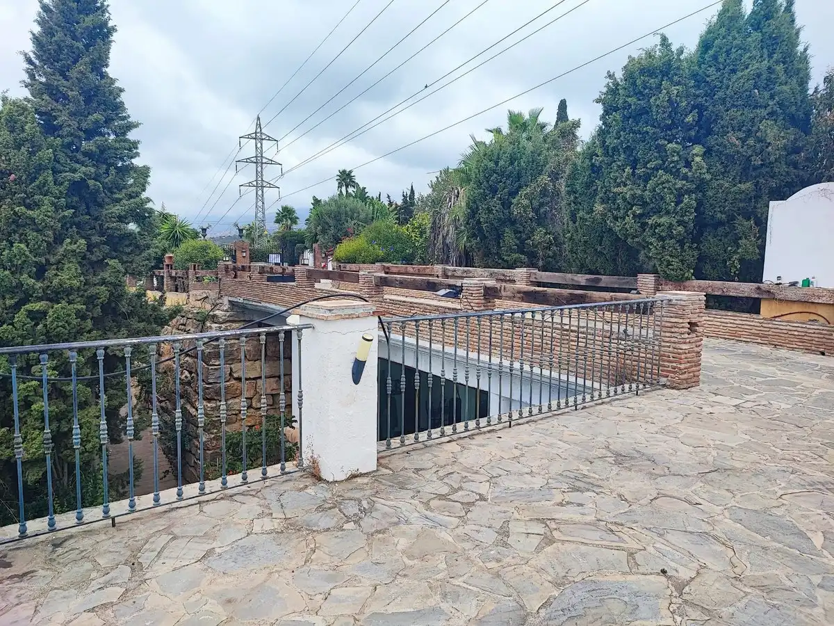 Vista exterior de Casa adosada en venda en Marbella amb Aire condicionat, Terrassa i Traster