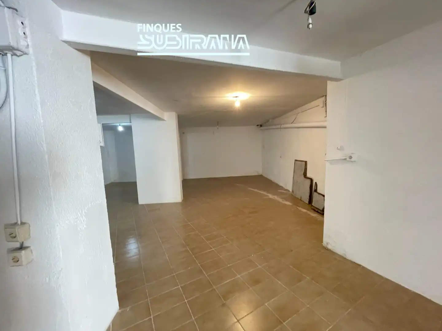 Locale commerciale in vendita a Vilanova del Camí, imagen 11