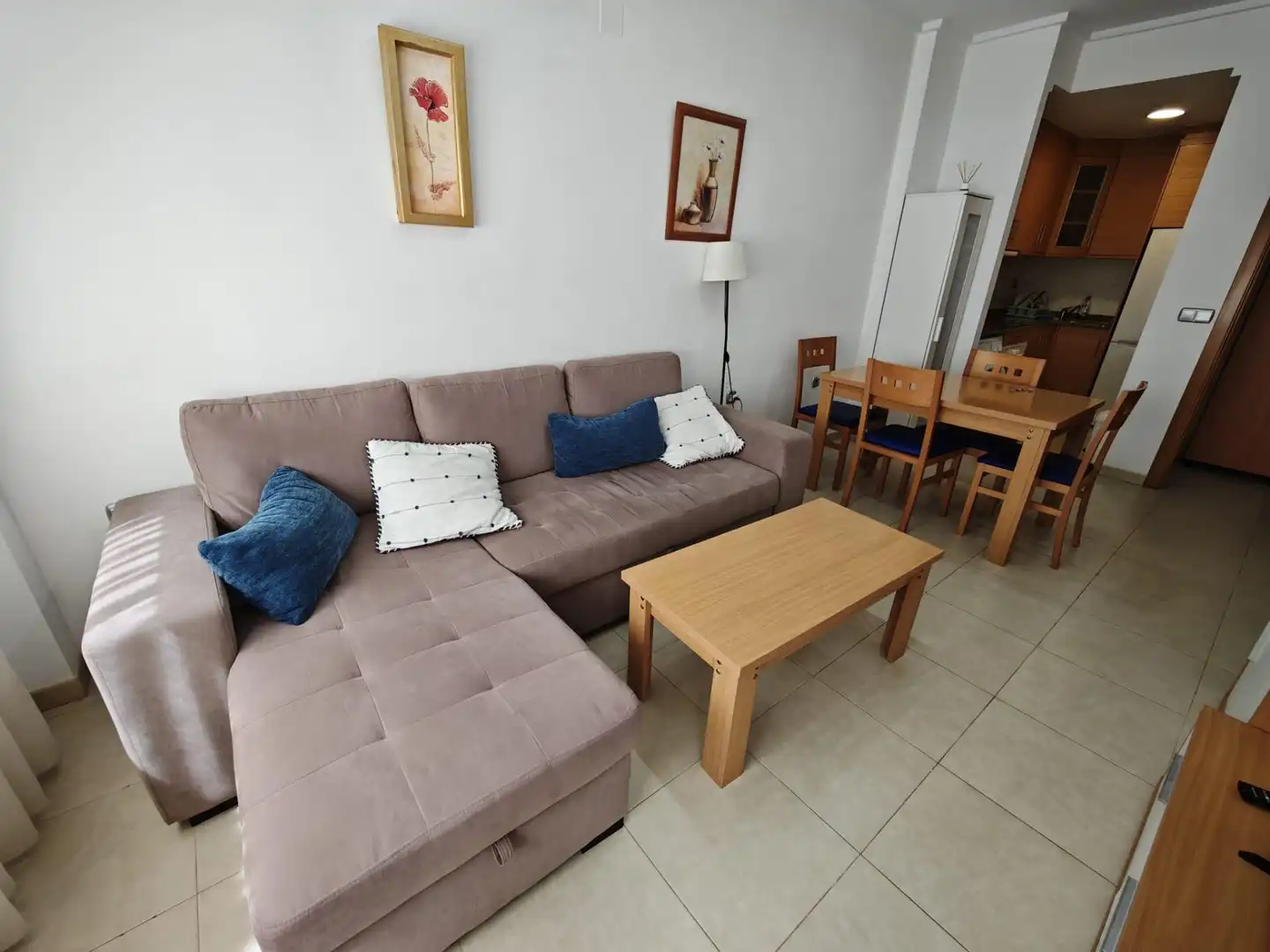 Apartament de lloguer a Glorieta del Reino Unido, Palmeral