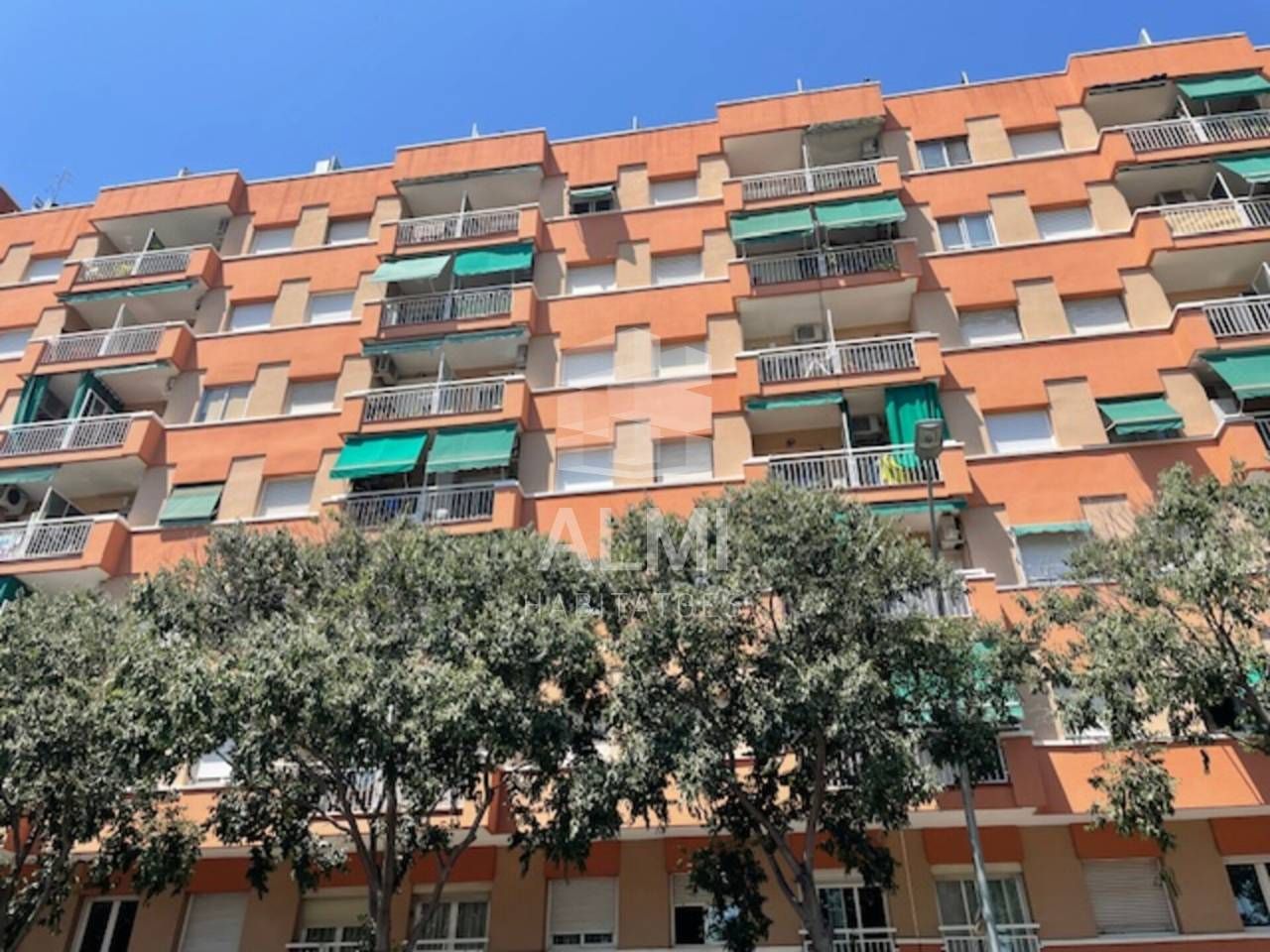 Exterior view of Flat to rent in  Barcelona Capital  with Air Conditioner and Balcony