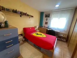 Bedroom of Houses for rent in Villaquilambre  with Heating, Private garden and Parquet flooring